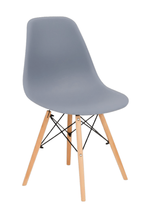 Silla tipo EAMES color gris, de plástico y patas de madera con estructura reforzada